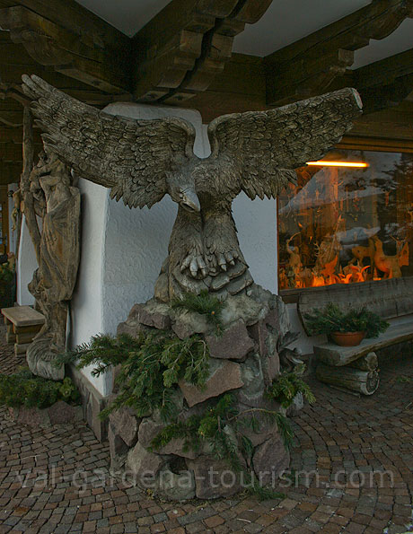 Scultura in legno Selva Gardena foto